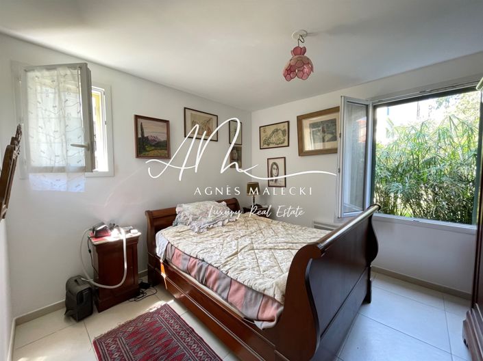 Image No.10-3 Bed Apartment for sale