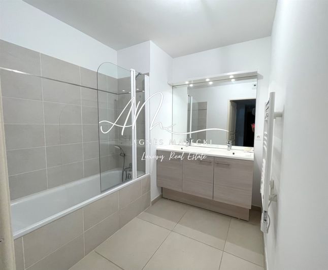 Image No.9-3 Bed Apartment for sale