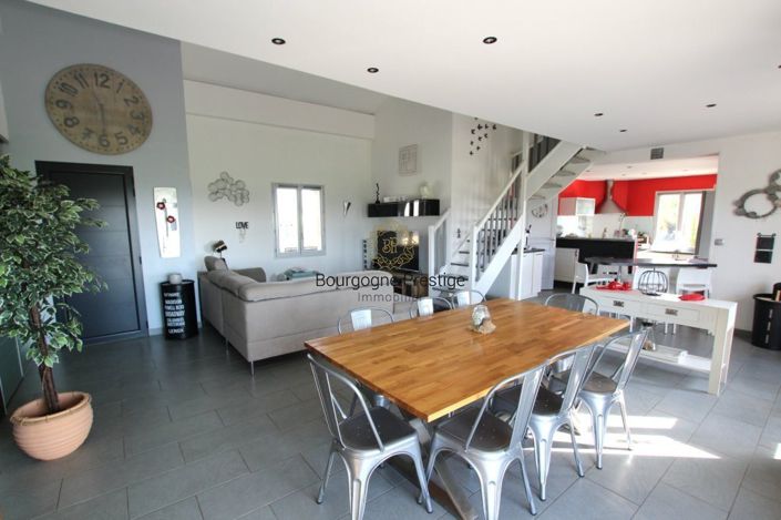 Image No.5-3 Bed House for sale