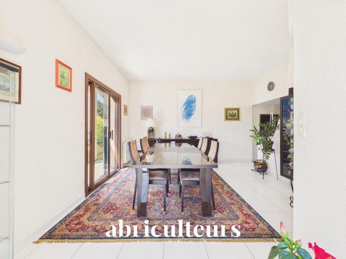 Image No.4-5 Bed House for sale