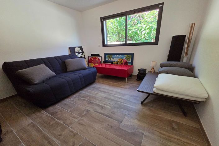 Image No.12-3 Bed House for sale