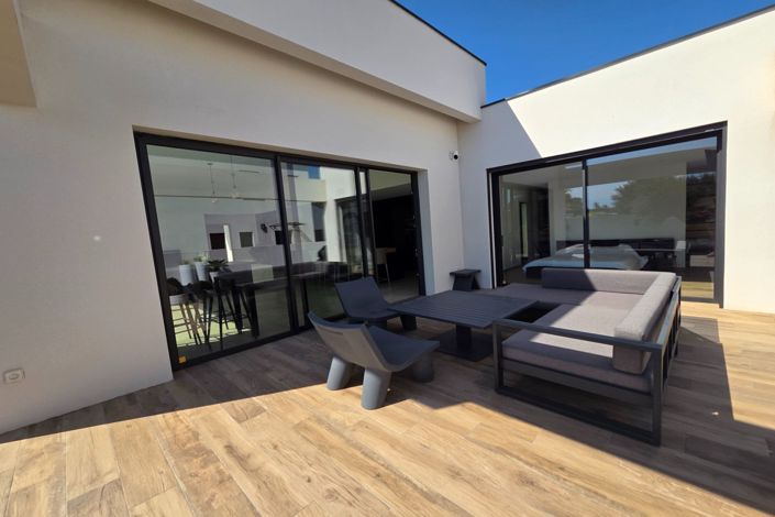 Image No.3-3 Bed House for sale