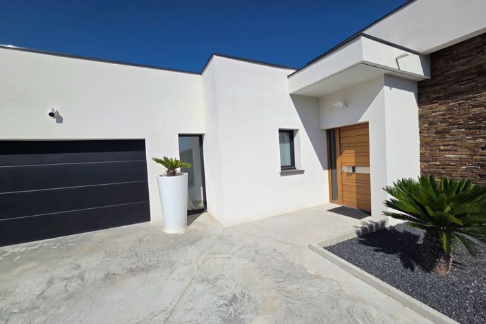 Image No.7-3 Bed House for sale