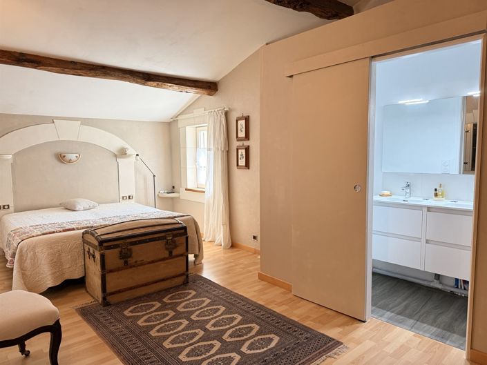 Image No.10-4 Bed House for sale