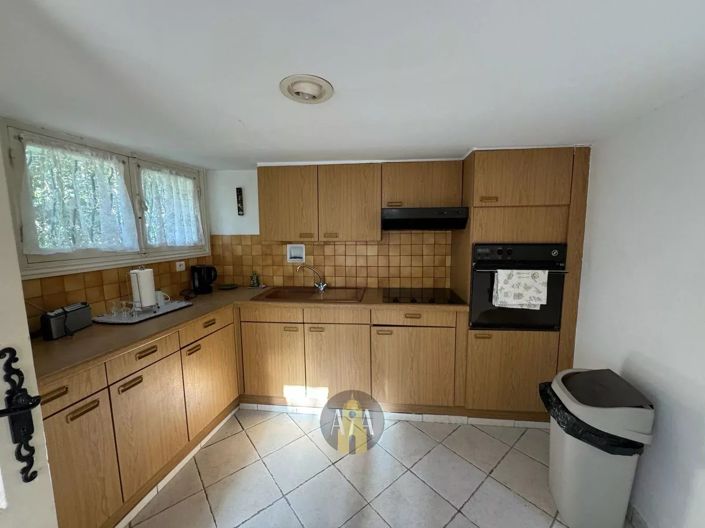 Image No.11-3 Bed House for sale
