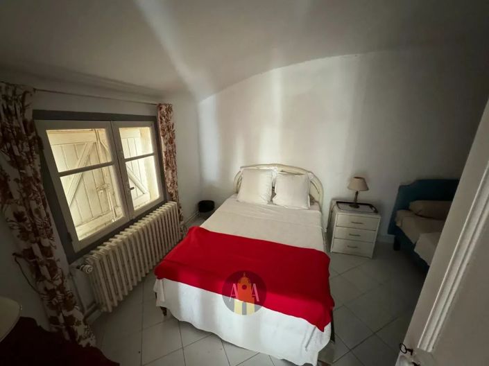 Image No.17-3 Bed House for sale
