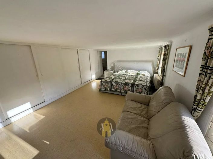 Image No.19-3 Bed House for sale