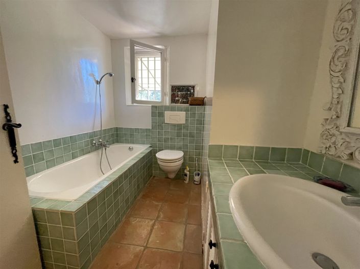 Image No.11-7 Bed House for sale