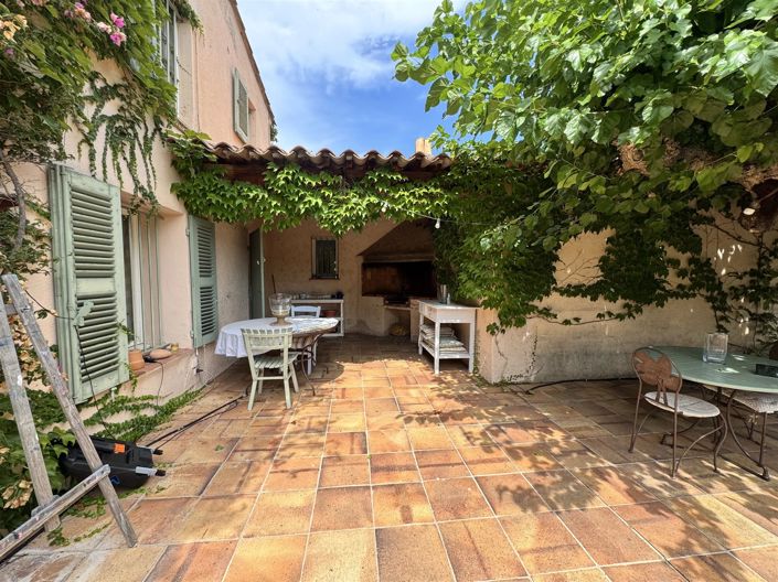 Image No.20-7 Bed House for sale