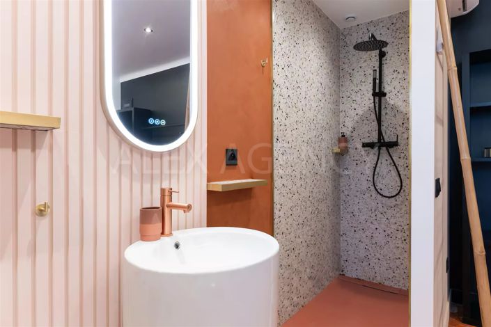 Image No.18-6 Bed House for sale