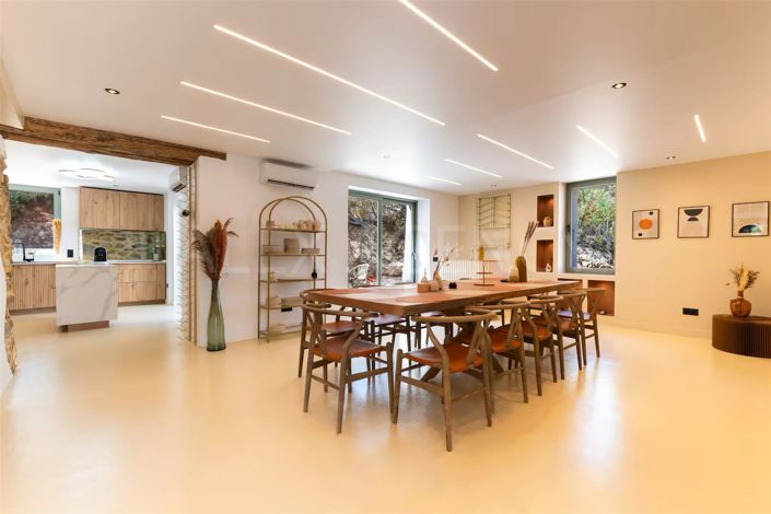 Image No.2-6 Bed House for sale