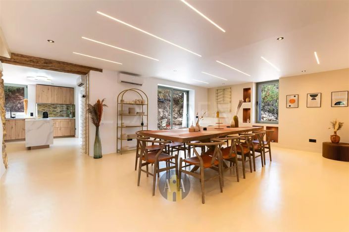 Image No.2-6 Bed House for sale