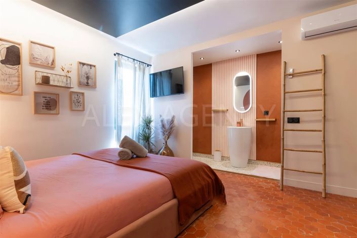 Image No.21-6 Bed House for sale