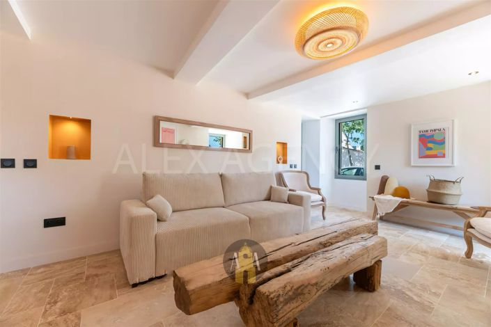 Image No.3-6 Bed House for sale