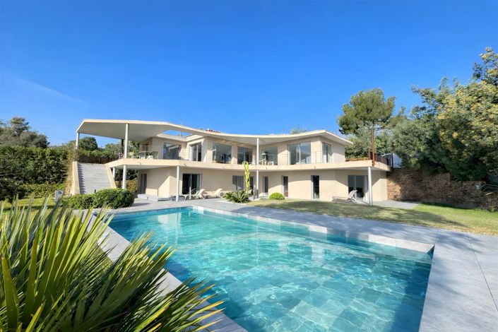 Image No.17-4 Bed House for sale