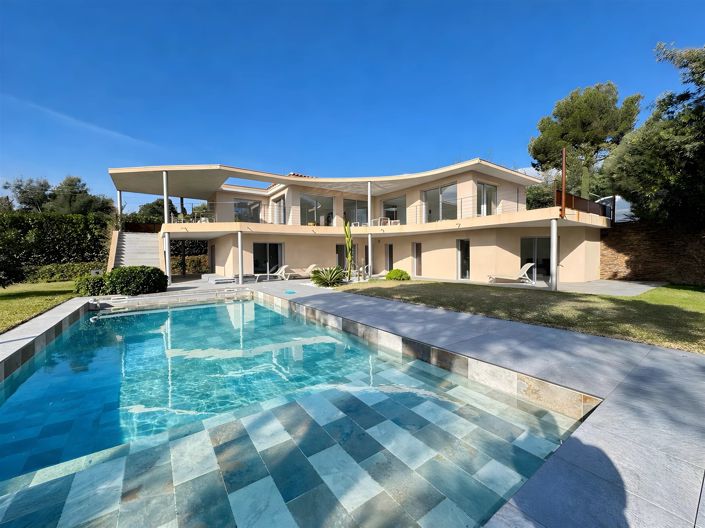 Image No.2-4 Bed House for sale
