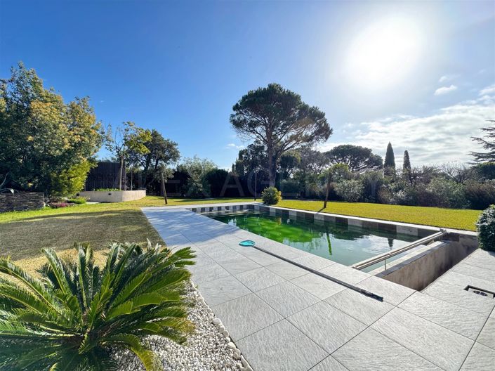 Image No.20-4 Bed House for sale