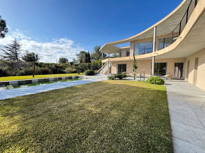 Image No.21-4 Bed House for sale