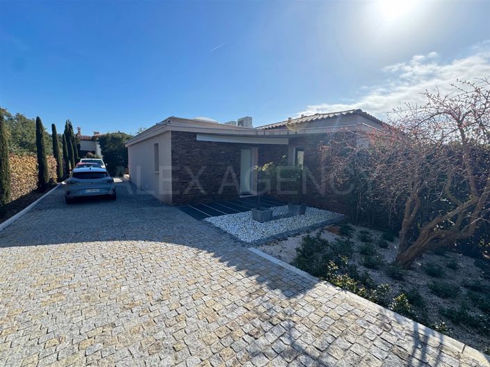 Image No.30-4 Bed House for sale