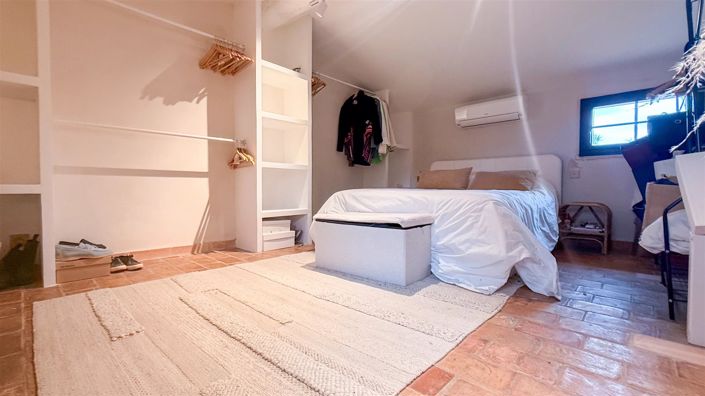 Image No.10-4 Bed House for sale
