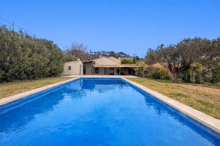 Image No.2-4 Bed House for sale