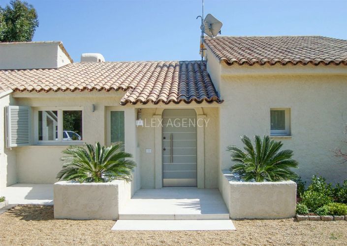 Image No.15-6 Bed House for sale