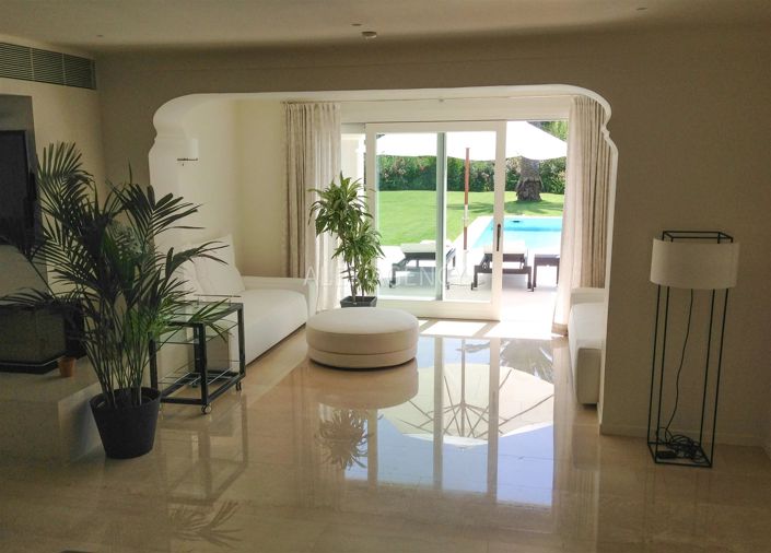 Image No.16-6 Bed House for sale