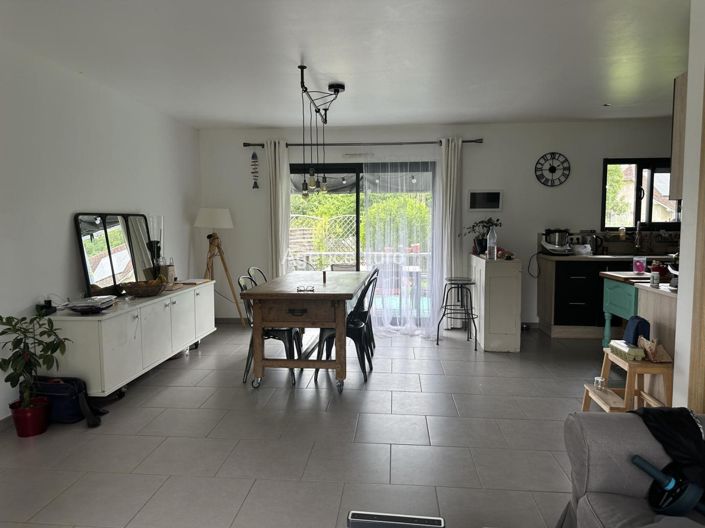 Image No.6-3 Bed House for sale