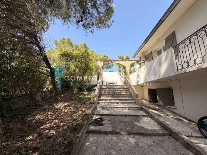 Image No.5-4 Bed House for sale