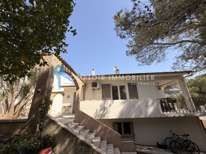 Image No.6-4 Bed House for sale