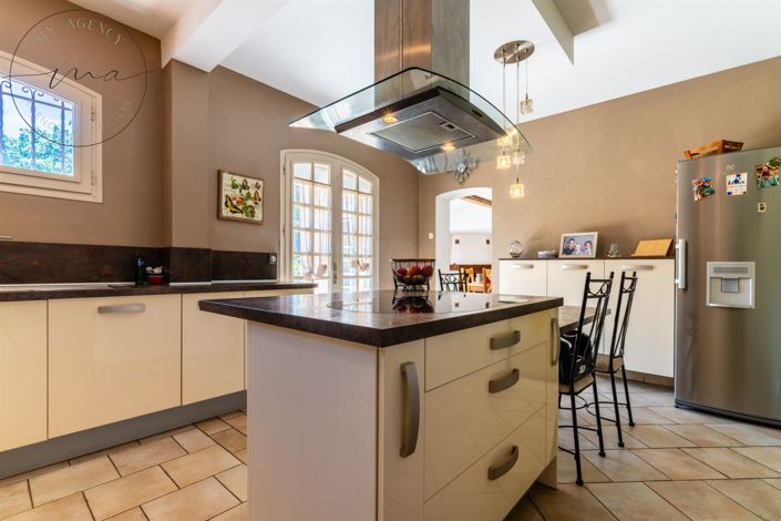 Image No.25-5 Bed House for sale