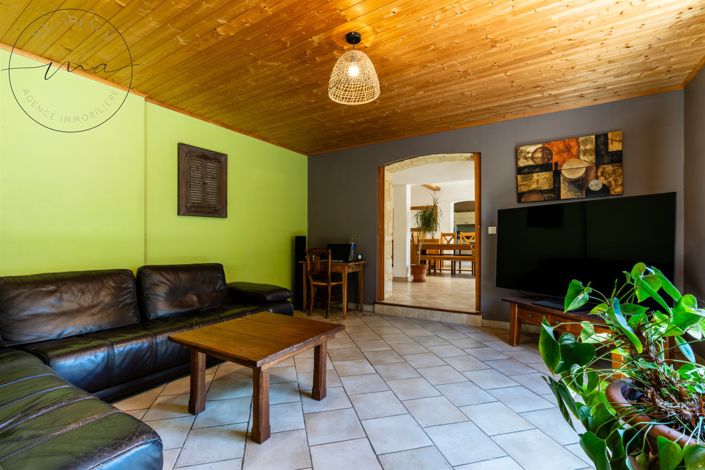 Image No.27-5 Bed House for sale