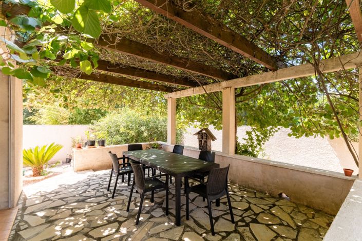 Image No.3-5 Bed House for sale