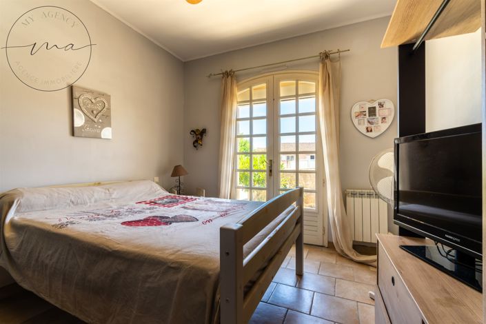 Image No.31-5 Bed House for sale