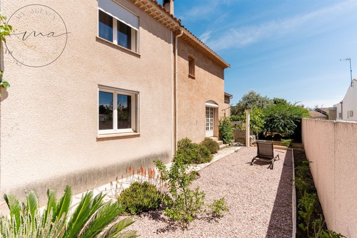 Image No.40-5 Bed House for sale