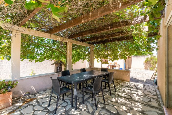 Image No.42-5 Bed House for sale