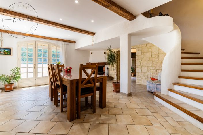 Image No.5-5 Bed House for sale