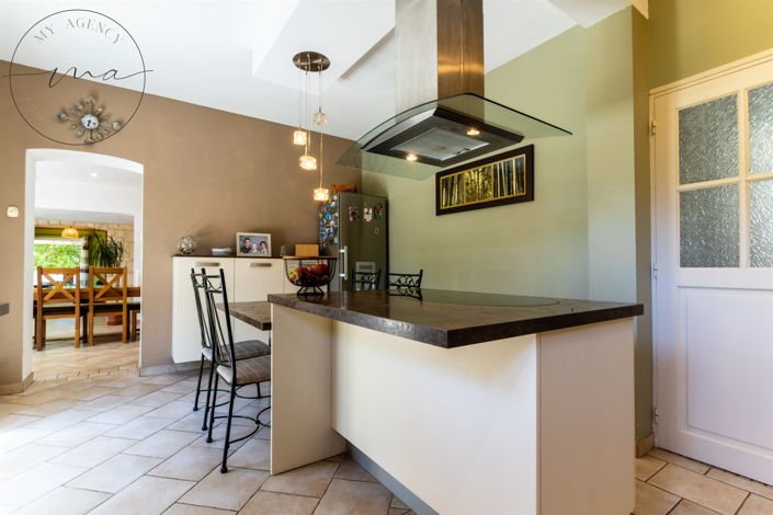 Image No.56-5 Bed House for sale