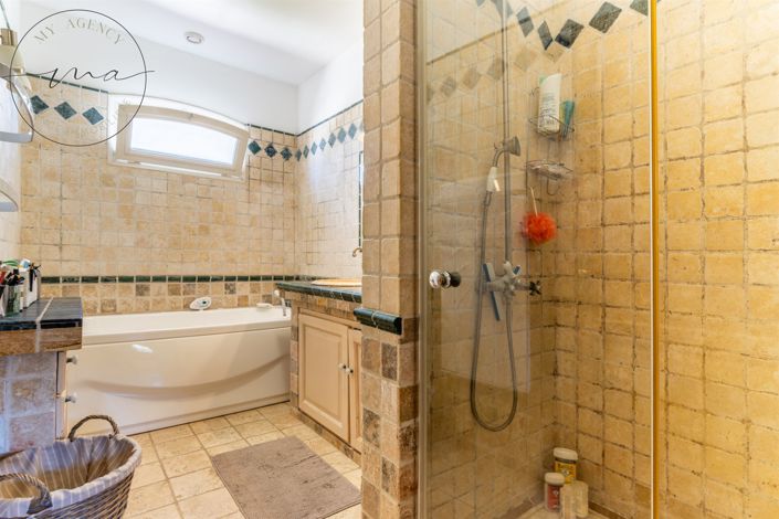 Image No.57-5 Bed House for sale
