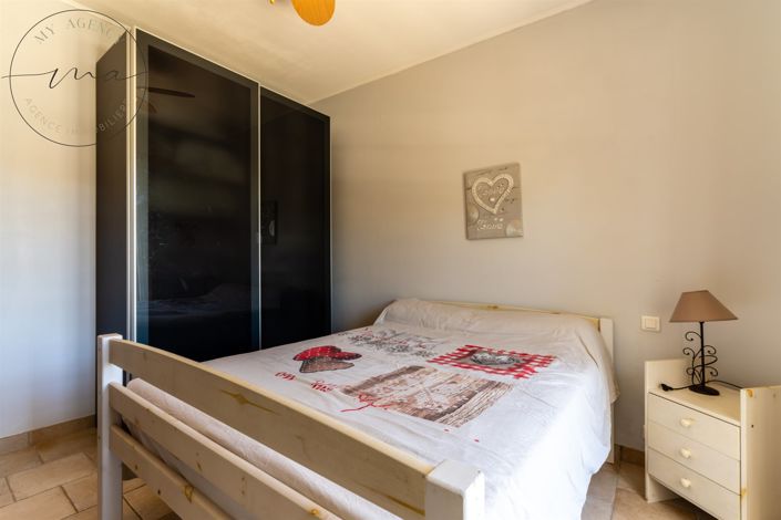 Image No.60-5 Bed House for sale