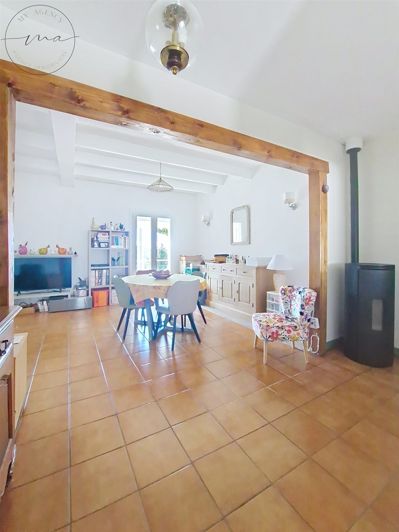 Image No.7-3 Bed House for sale