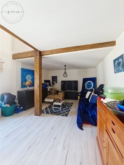 Image No.2-Maison de 1 chambre à vendre à Moulin-Mage