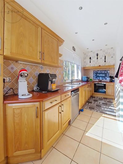 Image No.5-7 Bed House for sale