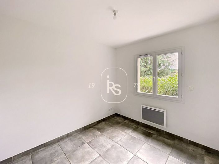 Image No.9-3 Bed House for sale