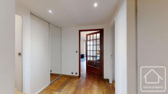 Image No.18-3 Bed Apartment for sale