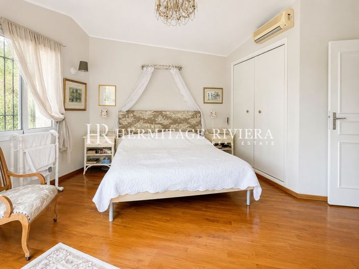 Image No.24-6 Bed House for sale