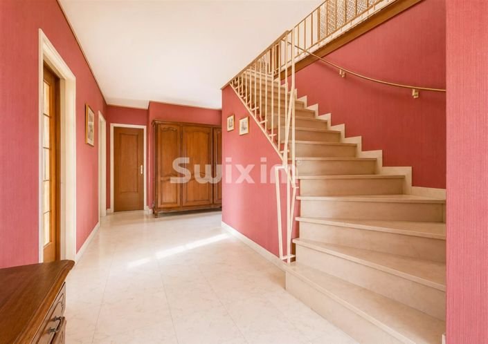 Image No.5-5 Bed House for sale