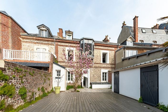 Image No.2-6 Bed House for sale