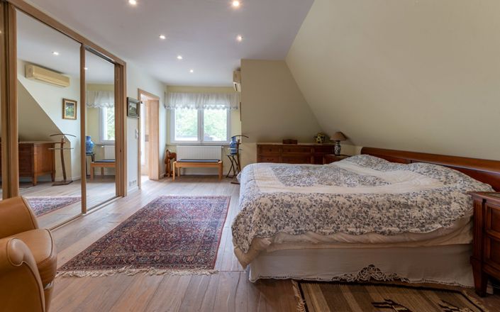 Image No.15-4 Bed House for sale