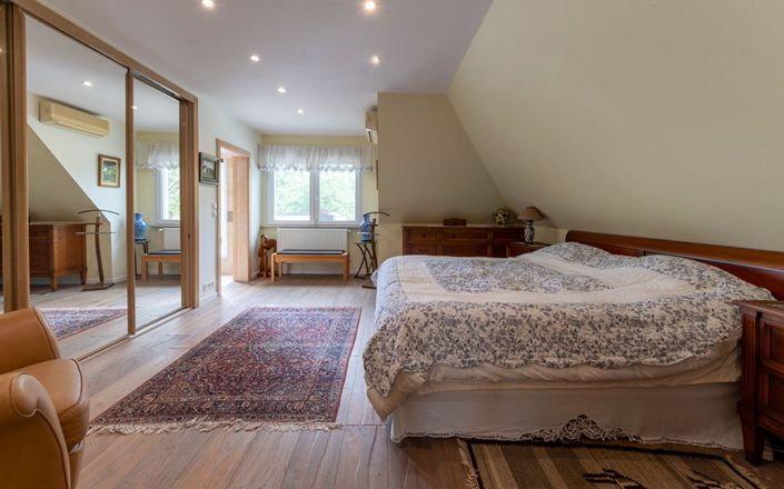 Image No.15-4 Bed House for sale